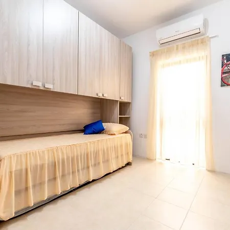 Miris Cosy 3 Bedroom Maisonette-near Marsaskala Seafront 아파트 마르사스칼라