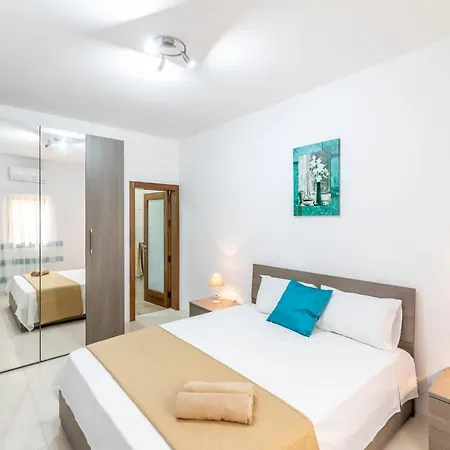 Miris Cosy 3 Bedroom Maisonette-near Marsaskala Seafront Apartment