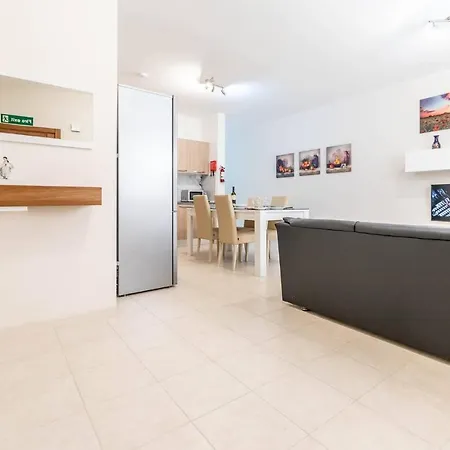 Miris Cosy 3 Bedroom Maisonette-near Marsaskala Seafront