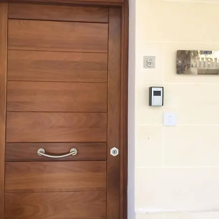 Miris Cosy 3 Bedroom Maisonette-near Marsaskala Seafront Apartment Marsaskala