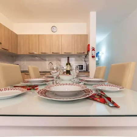 Miris Cosy 3 Bedroom Maisonette-near Marsaskala Seafront Apartment *